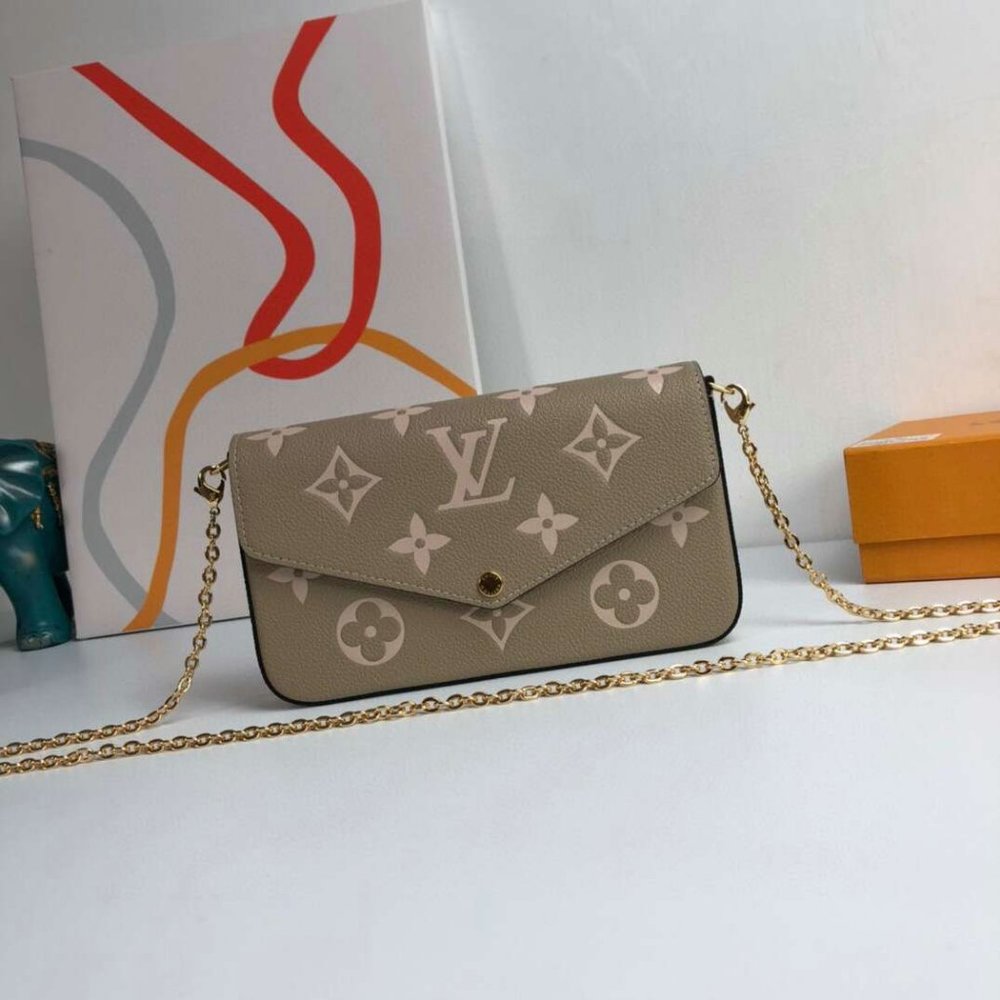💖Louis Vuitton💖 LV Pochette Felicie Designer ClutchPurseChain LVwallets"